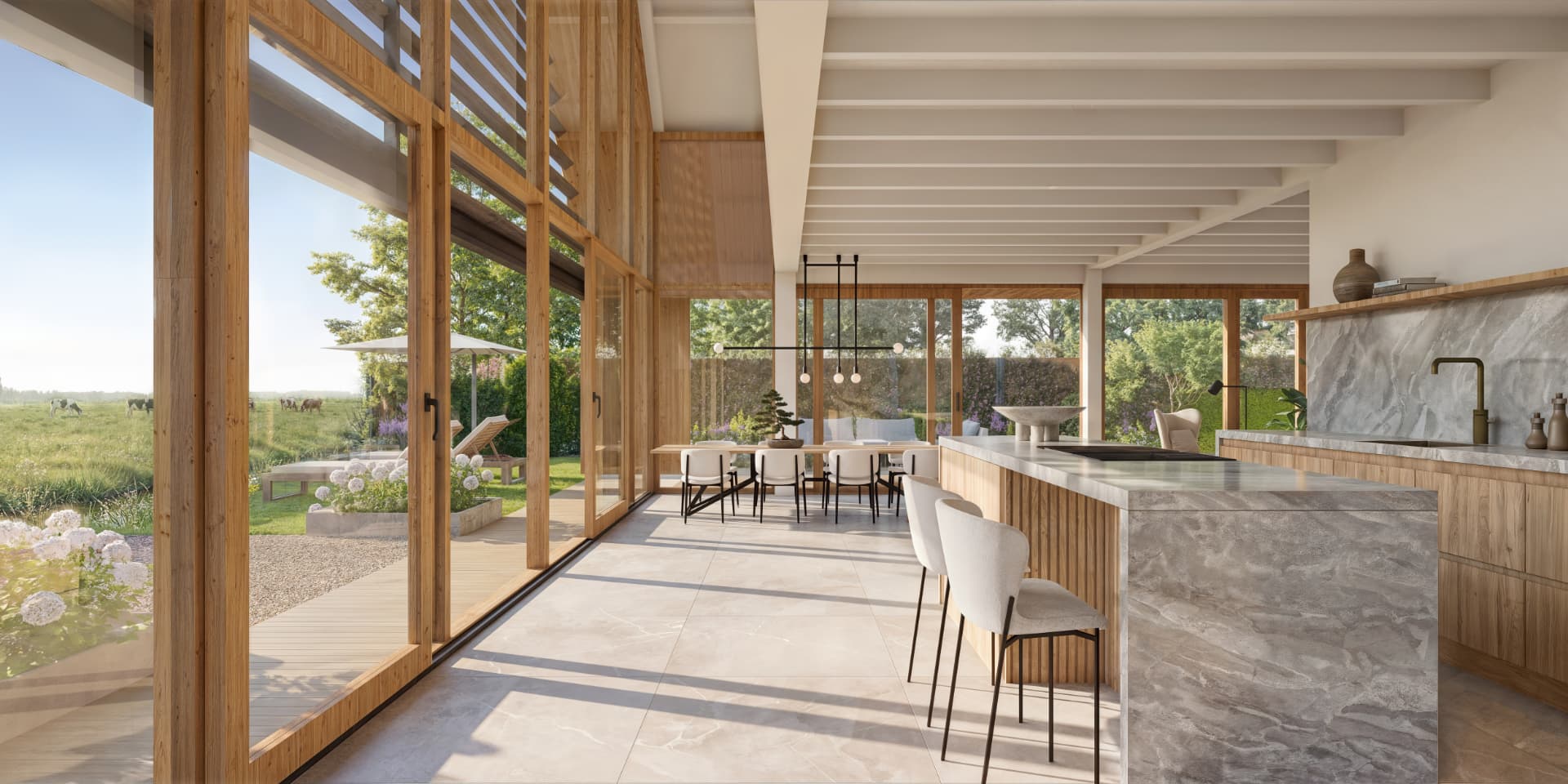 Woonkamer met openslaande puien naar de tuin